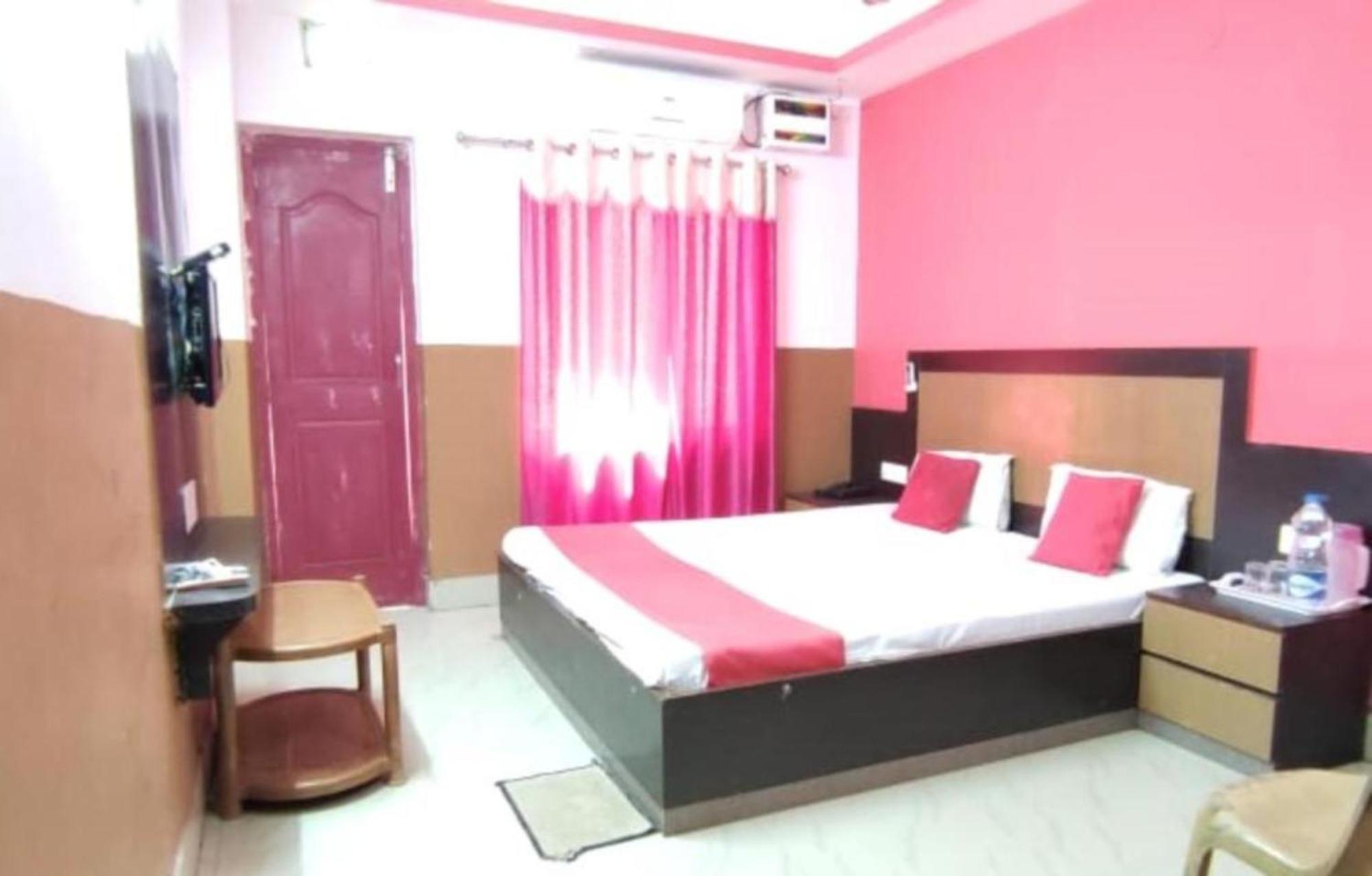 Hotel Samrat Palace Near Puri Sea Beach Best Choice Of Travellers By Morservices Exterior photo