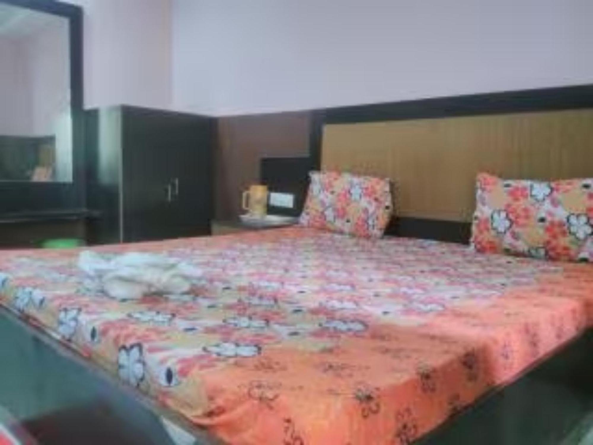 Hotel Samrat Palace Near Puri Sea Beach Best Choice Of Travellers By Morservices Exterior photo